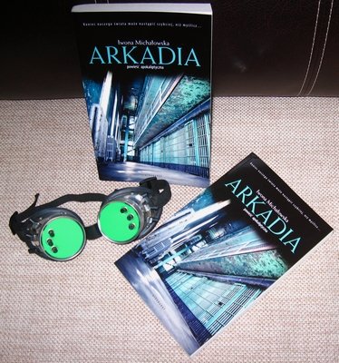 Egzemplarze powieści 'Arkadia'
